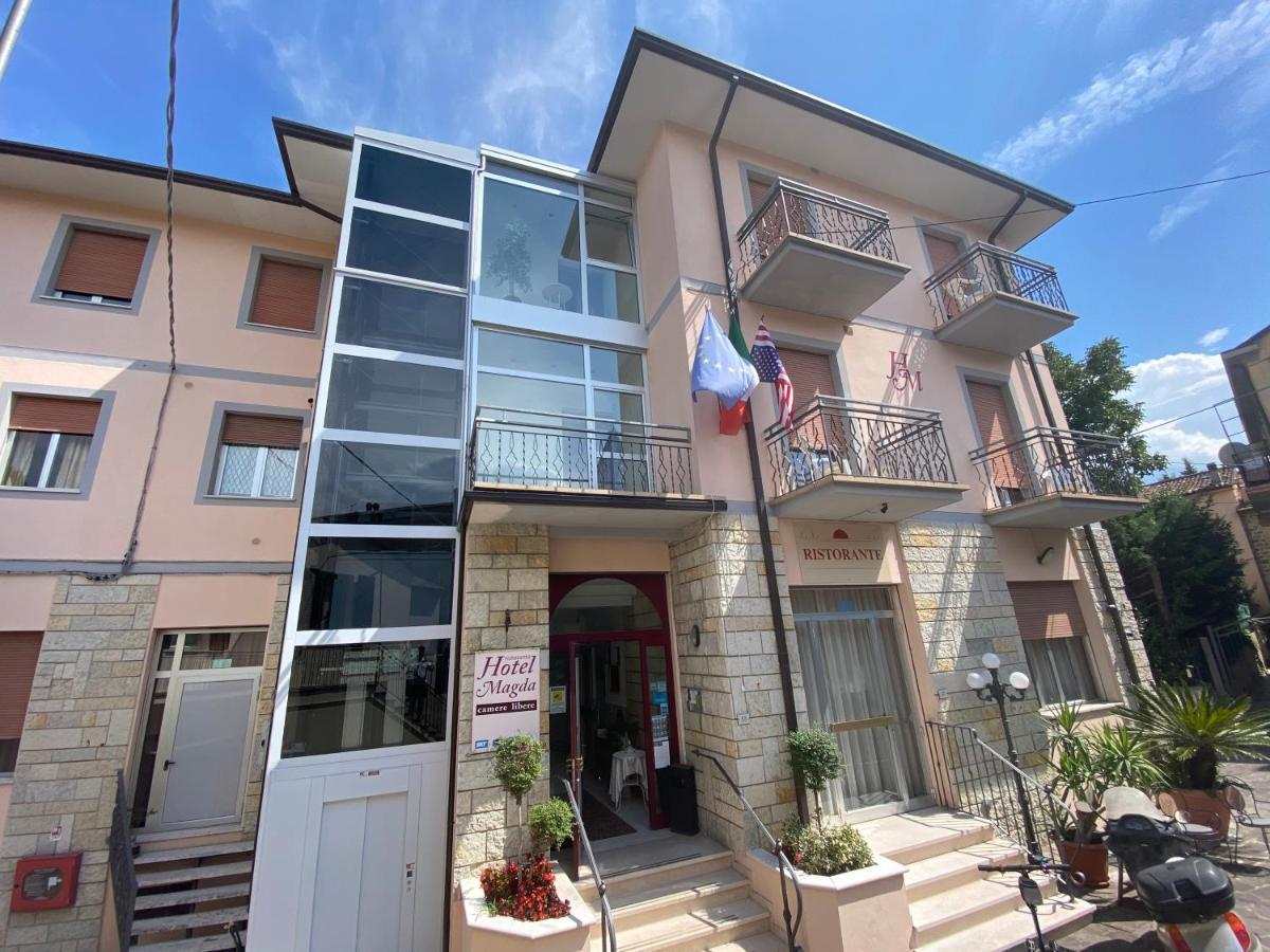 Hotel Magda Novafeltria Екстериор снимка