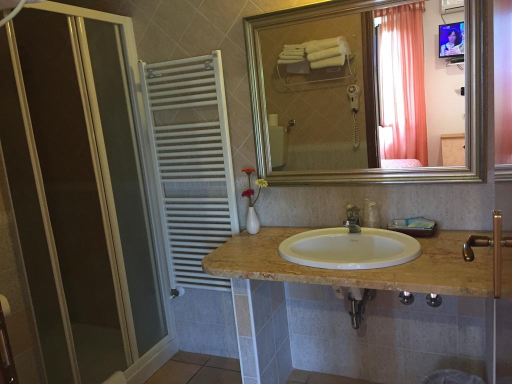 Hotel Magda Novafeltria Стая снимка