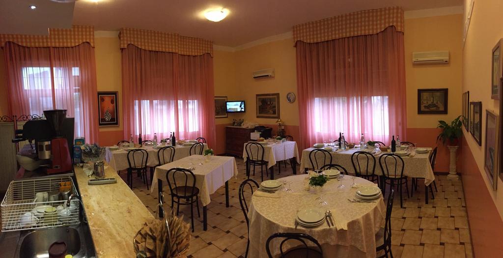 Hotel Magda Novafeltria Екстериор снимка